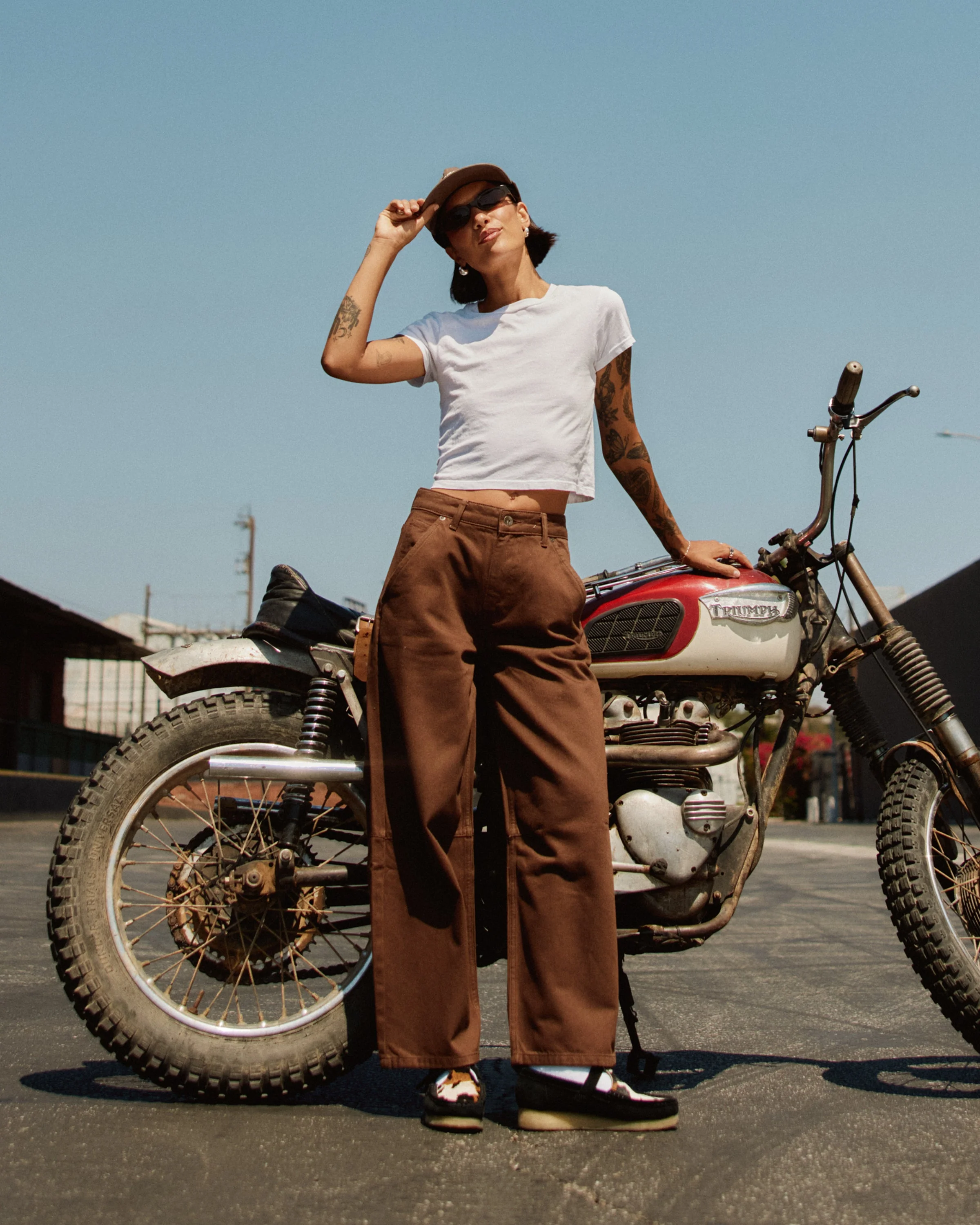 Grace Barrel Leg Jean - Washed Brown - Image 9